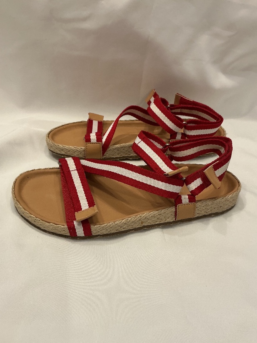 SAKS FIFTH AVENUE Fabiana Flat Sandals (size: 7) - Picture 2 of 4